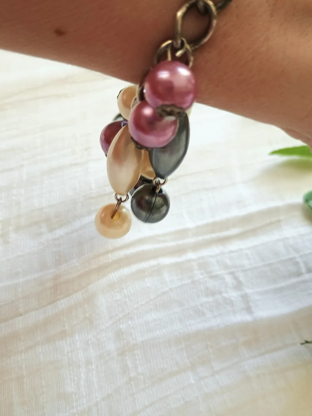 💜 WHIMSIGOTHIC 💜 VTG Artisan Faux Pearl Cha-Cha Bracelet, Festival Fashion